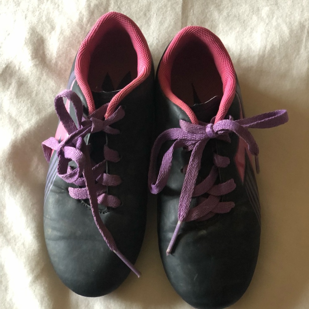 Girls soccer cleats 12.5